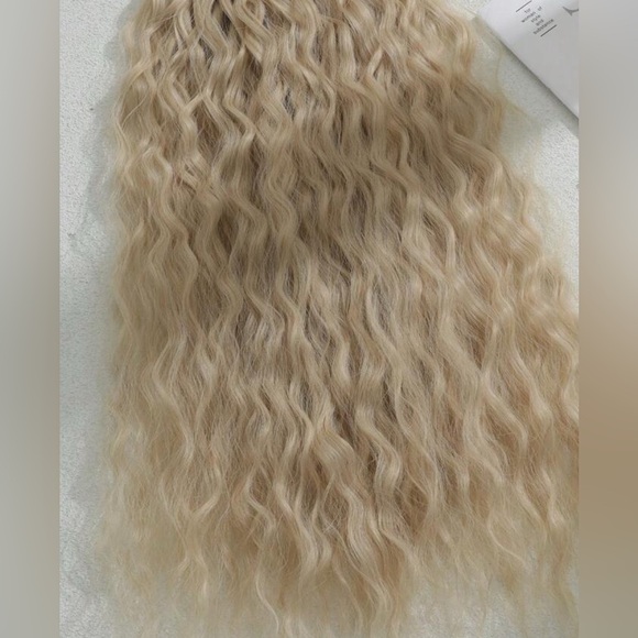 Natural Curly Ash light Blonde Volumizing beautiful Hair extesnsions Set 24 in - Picture 8 of 10